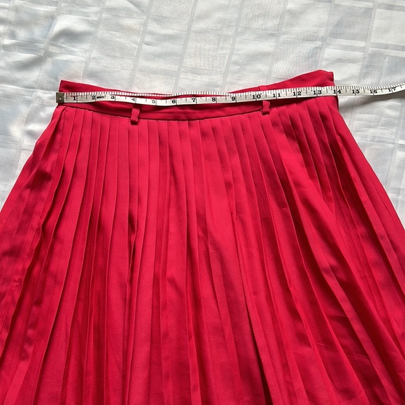 Talula Red Pleated Mini Skirt - Picture 4 of 13